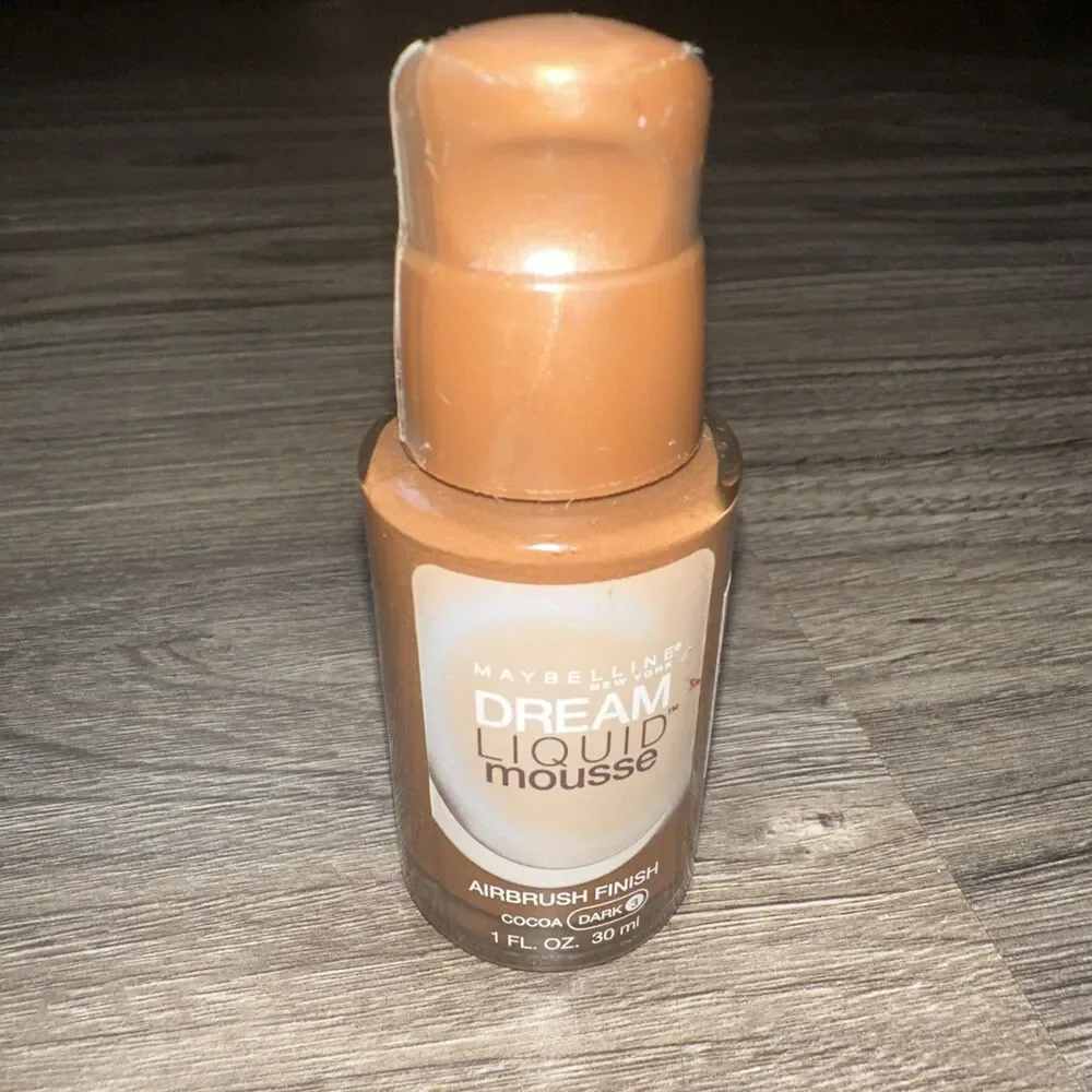 Maybelline Dream Liquid Mousse Airbrush Finish - Cocoa Dark 3 - NEW SEALED